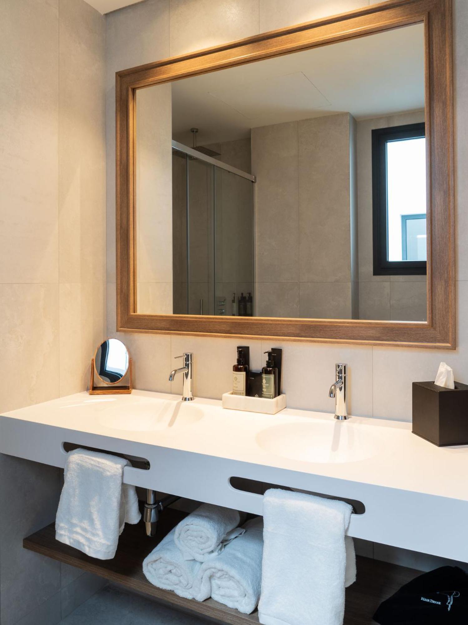 Hotell Well And 4*