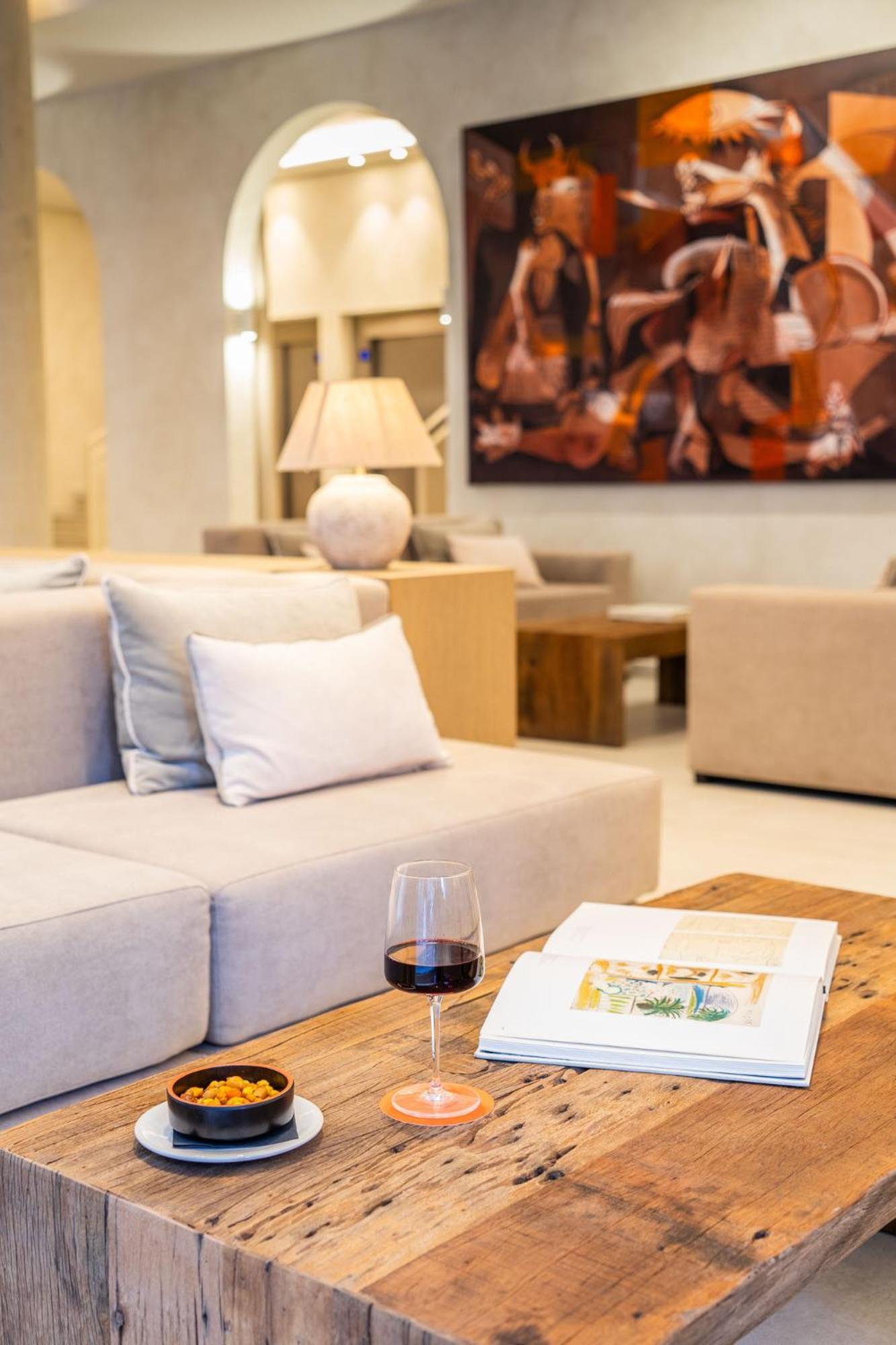 Hotell Well And 4*